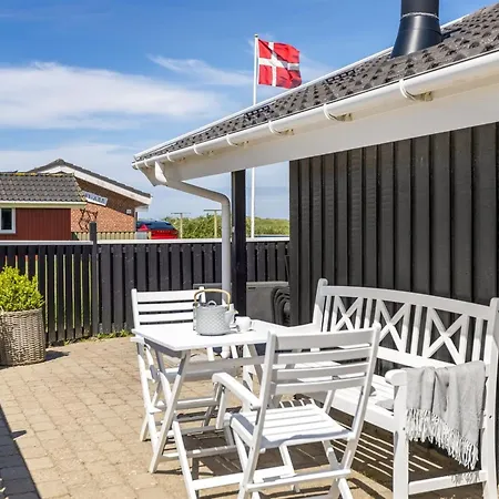 Hariet - 300m From The Sea By Interhome *