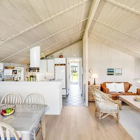 Hariet - 300m From The Sea By Interhome * Lakolk