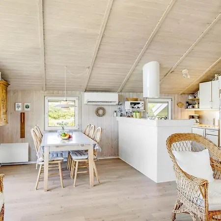 Hariet - 300m From The Sea By Interhome * Lakolk