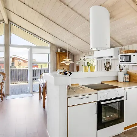 Dom wakacyjny Hariet - 300m From The Sea By Interhome *