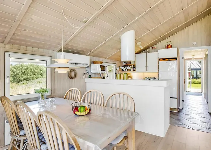 Hariet - 300m From The Sea By Interhome * Lakolk