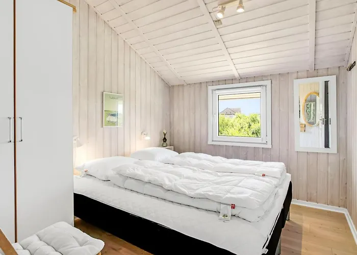 Hariet - 300m From The Sea By Interhome * Lakolk